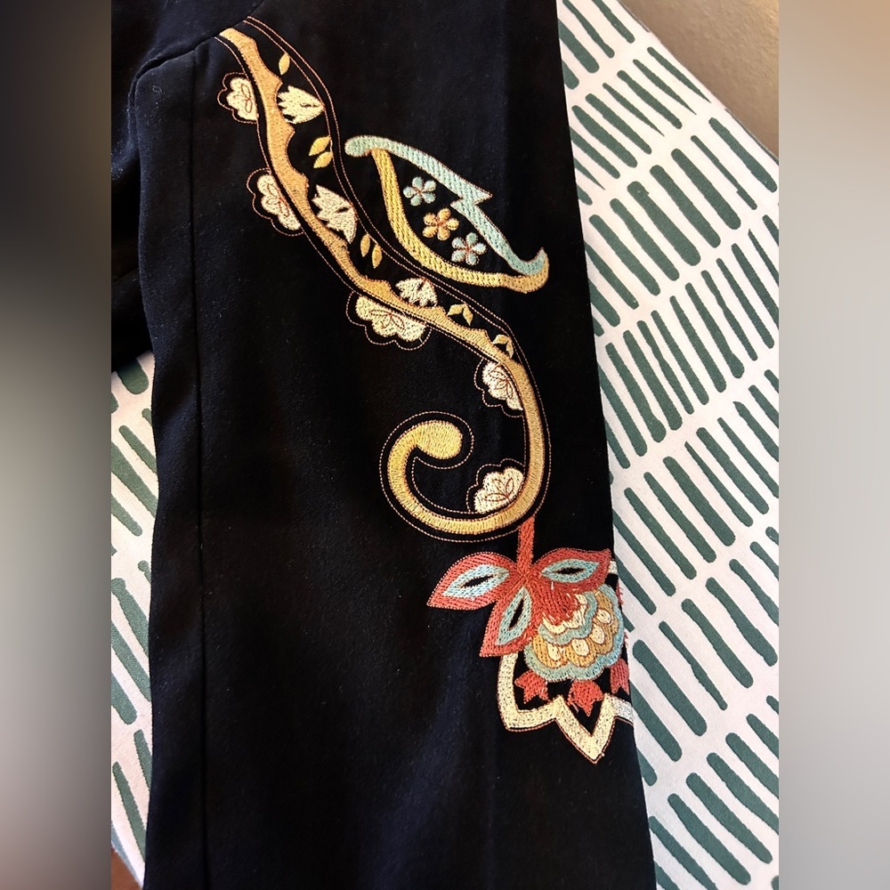 ✨ Whispers of Light Closet — Artful Statement Jacket by Alex Kim ✨ - Picture 10 of 13